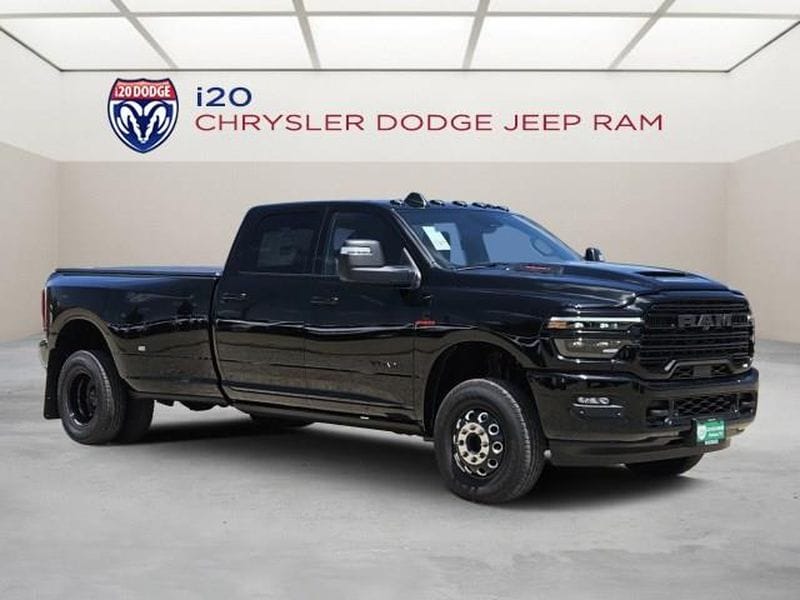 New 2026 Ram 3500 LARAMIE CREW CAB 4X4 8' BOX