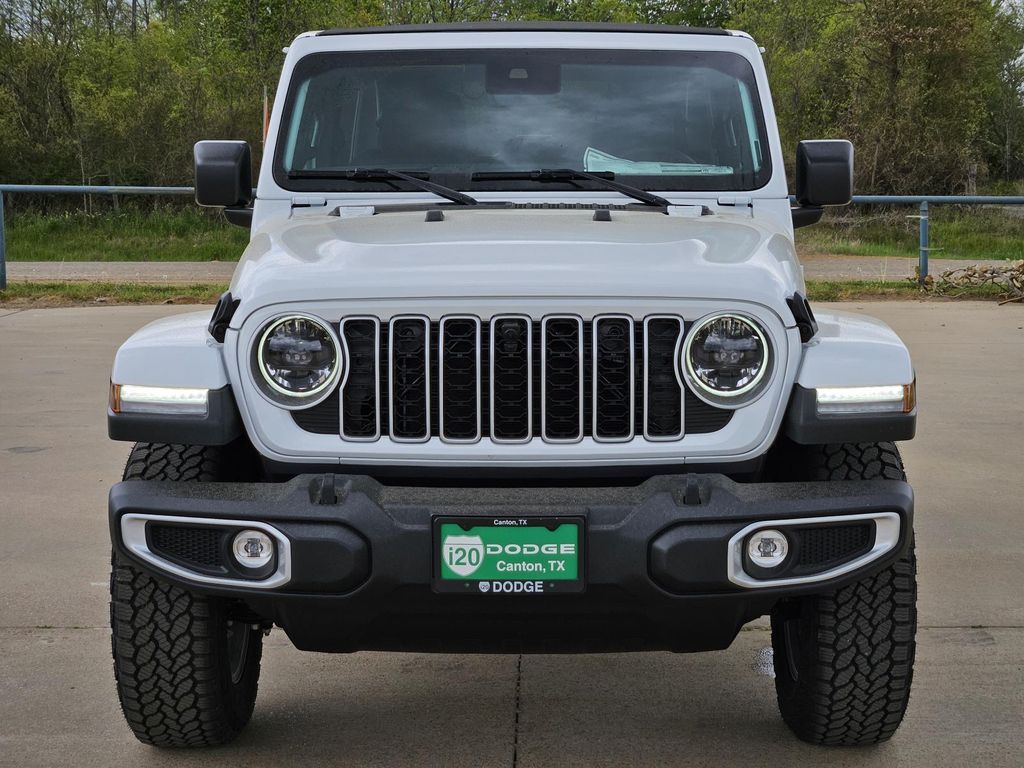 2025 Jeep Wrangler Sahara photo 3