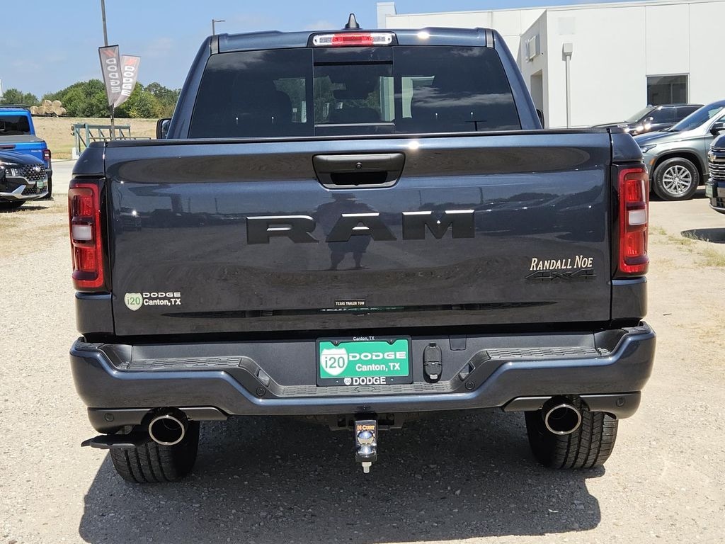 New 2026 Ram 1500 EXPRESS CREW CAB 4X4 5'7 BOX Pickup