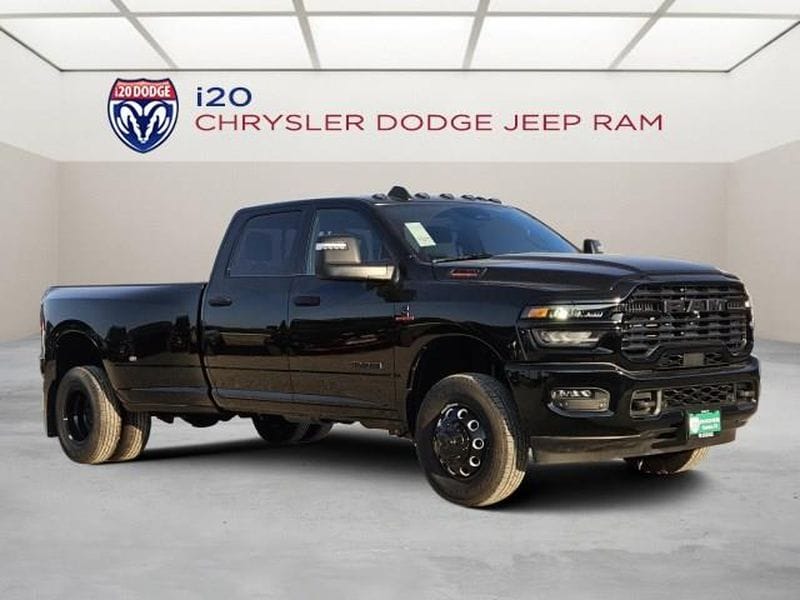 New 2026 Ram 3500 LONE STAR CREW CAB 4X4 8' BOX