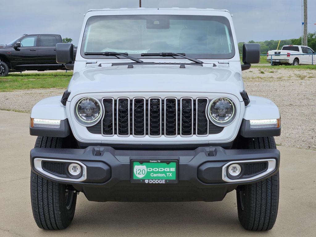 2025 Jeep Wrangler Sahara photo 2