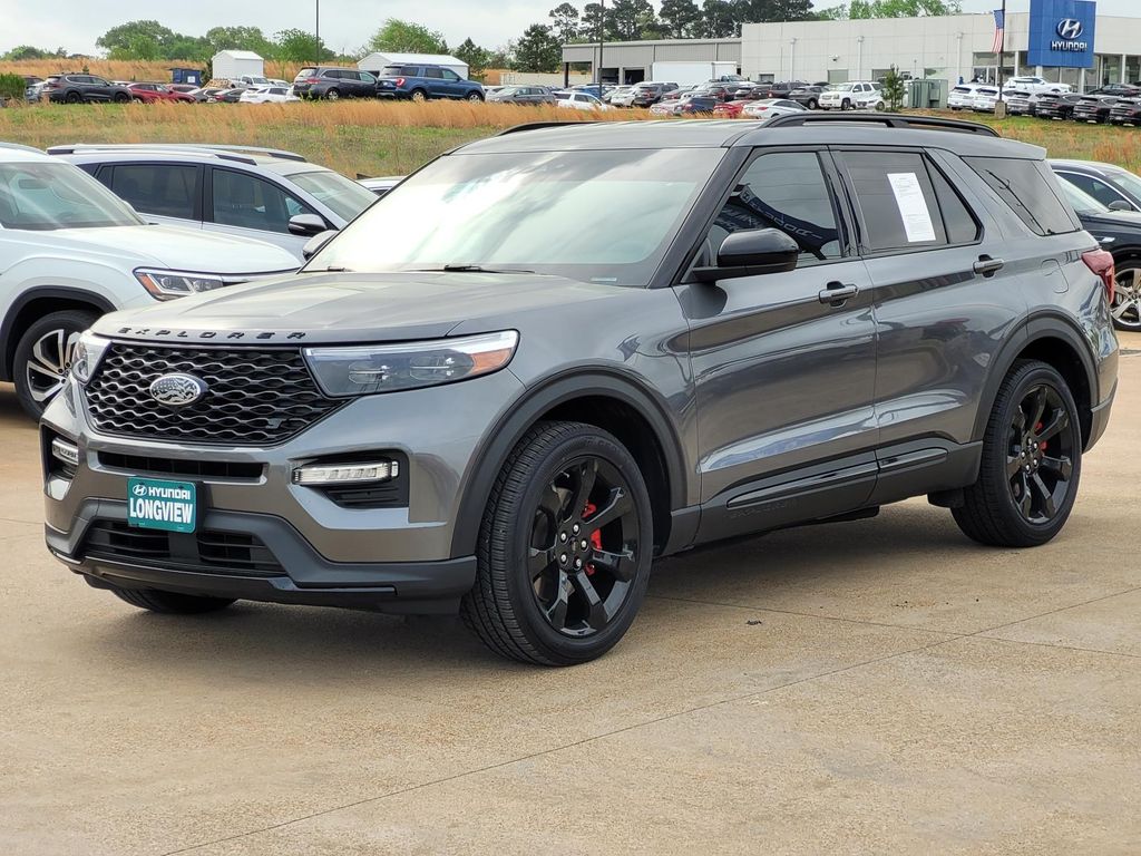 2022 Ford Explorer ST photo 3