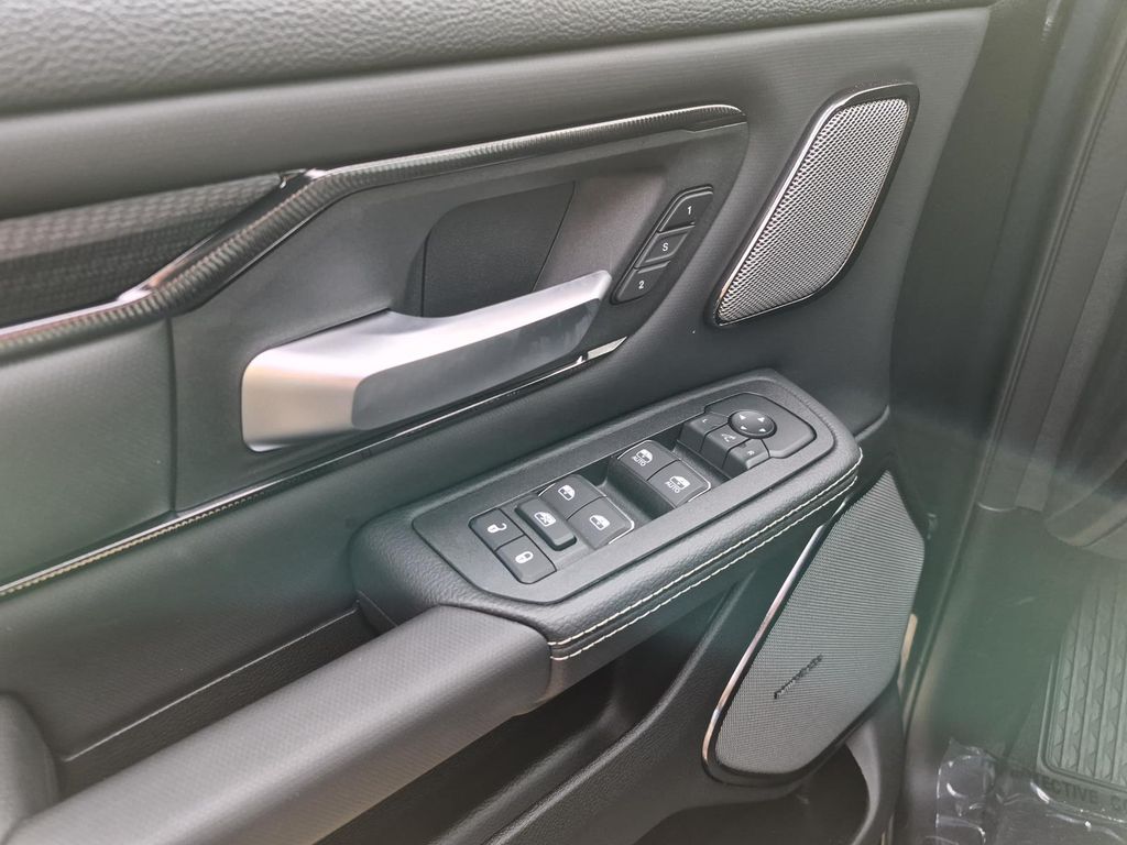 2026 RAM 1500 Rebel - Photo 7