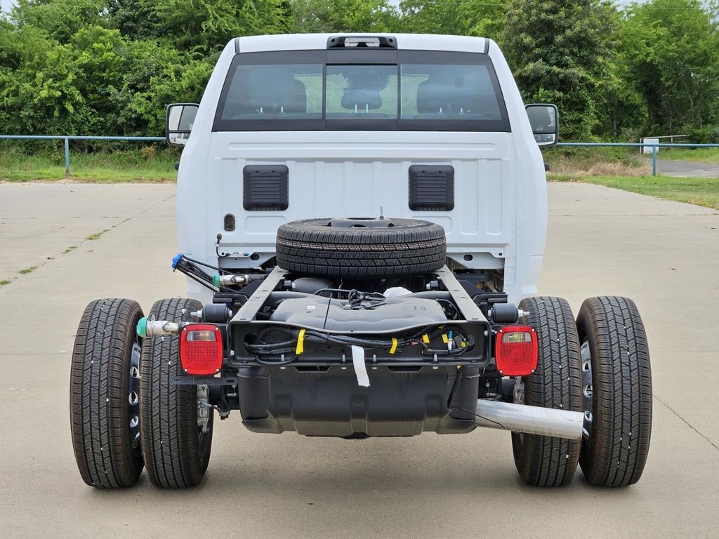 New 2025 Ram 3500 Chassis Cab 3500 TRADESMAN CREW CAB CHASSIS 4X4 60' CA Pickup