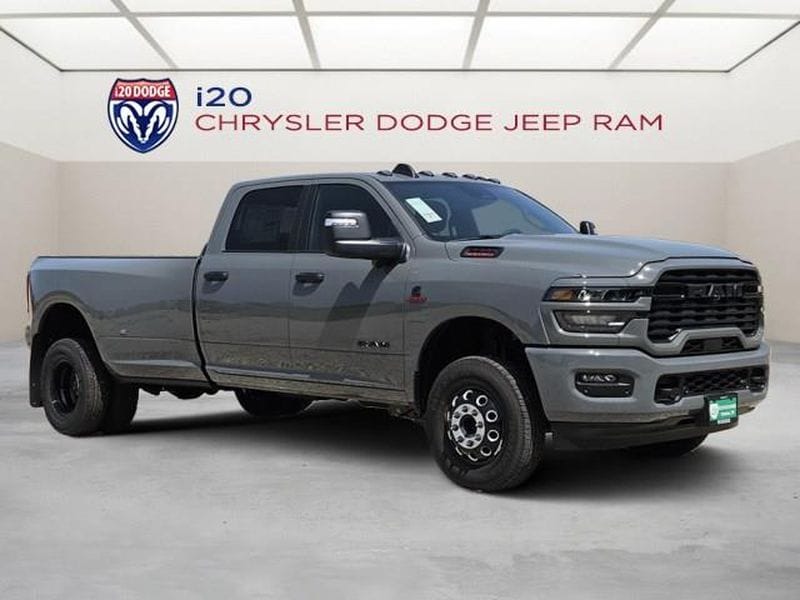 New 2026 Ram 3500 LONE STAR CREW CAB 4X4 8' BOX