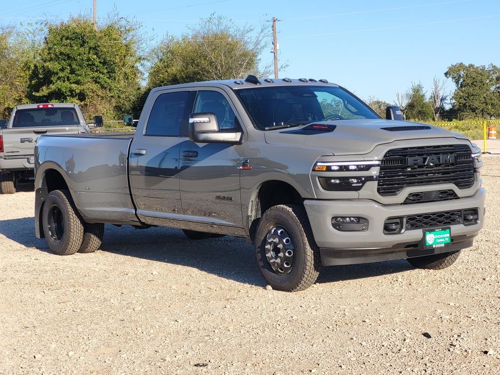 New 2025 Ram 3500 LARAMIE CREW CAB 4X4 8' BOX Pickup