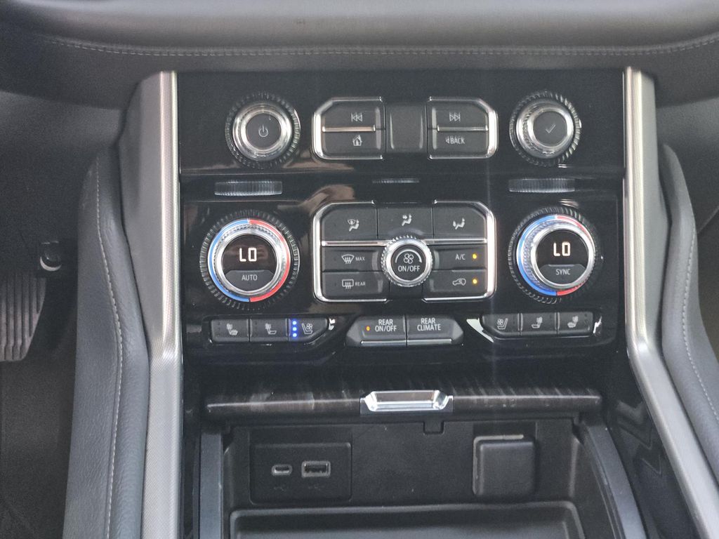 2021 GMC Yukon Denali - Photo 16