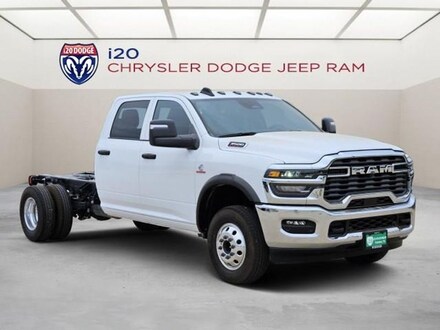 2025 Ram 3500 TRADESMAN CREW CAB CHASSIS 4X4 60' CA Pickup