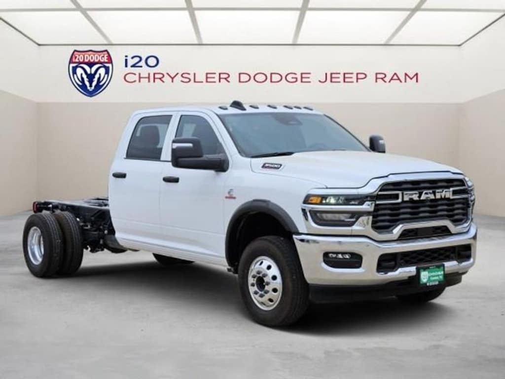 New 2025 Ram 3500 Chassis Cab 3500 TRADESMAN CREW CAB CHASSIS 4X4 60' CA Pickup
