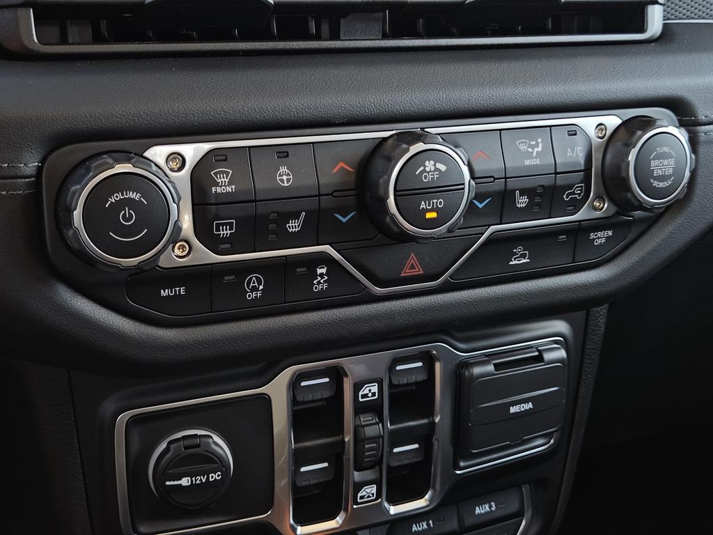 2025 Jeep Gladiator Rubicon - Photo 12