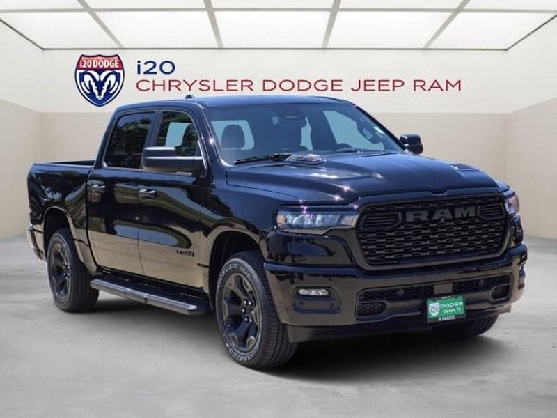 New 2026 Ram 1500 EXPRESS CREW CAB 4X4 5'7 BOX
