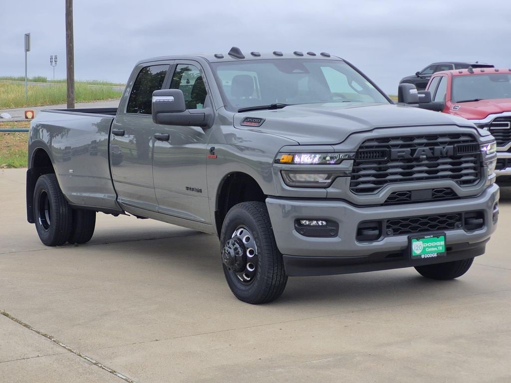 New 2026 Ram 3500 LONE STAR CREW CAB 4X4 8' BOX Pickup