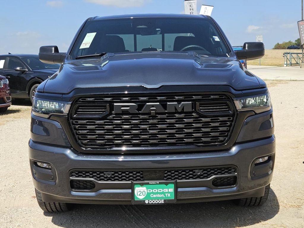 New 2026 Ram 1500 EXPRESS CREW CAB 4X4 5'7 BOX Pickup