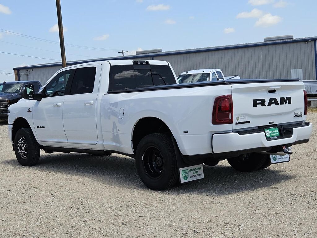 New 2026 Ram 3500 LARAMIE CREW CAB 4X4 8' BOX Pickup