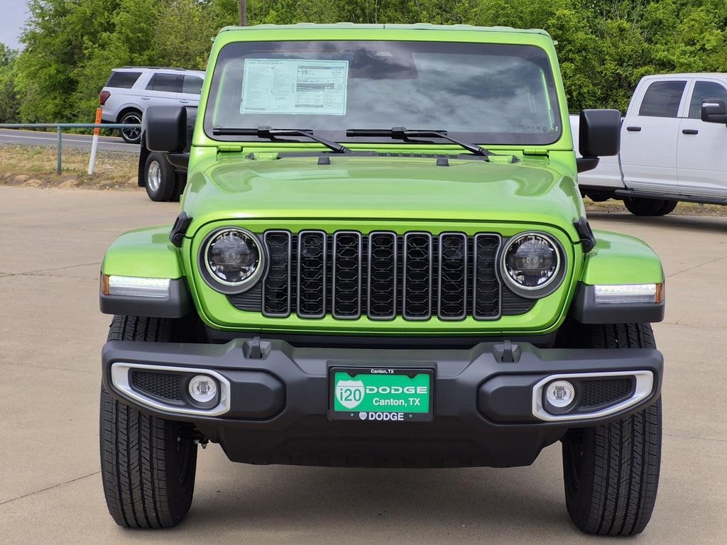 New 2026 Jeep Gladiator SAHARA 4X4 Pickup