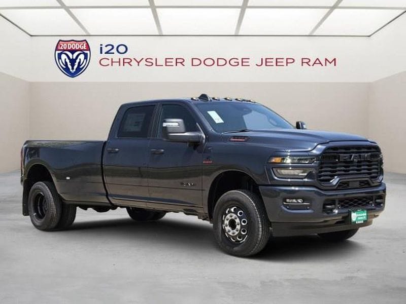New 2026 Ram 3500 LONE STAR CREW CAB 4X4 8' BOX