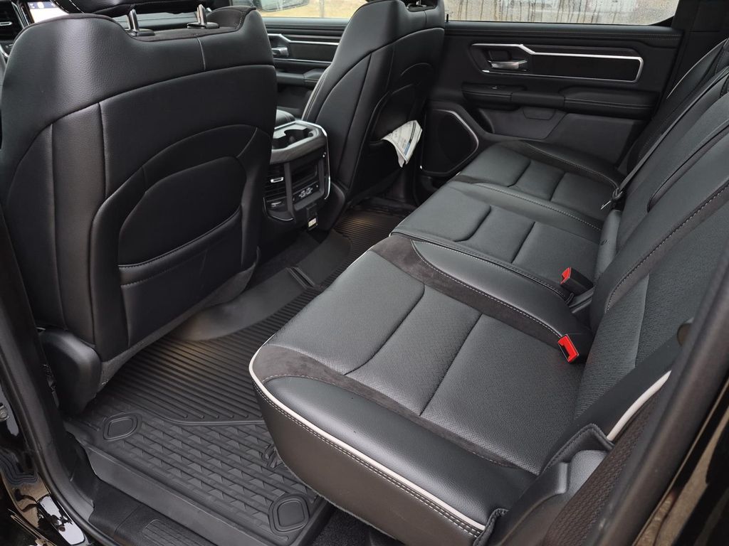2026 RAM 1500 Laramie - Photo 16