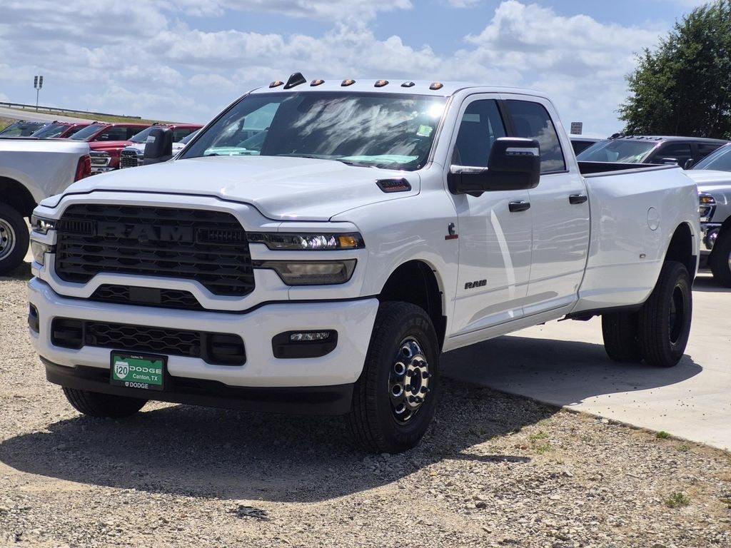 New 2026 Ram 3500 LONE STAR CREW CAB 4X4 8' BOX Pickup