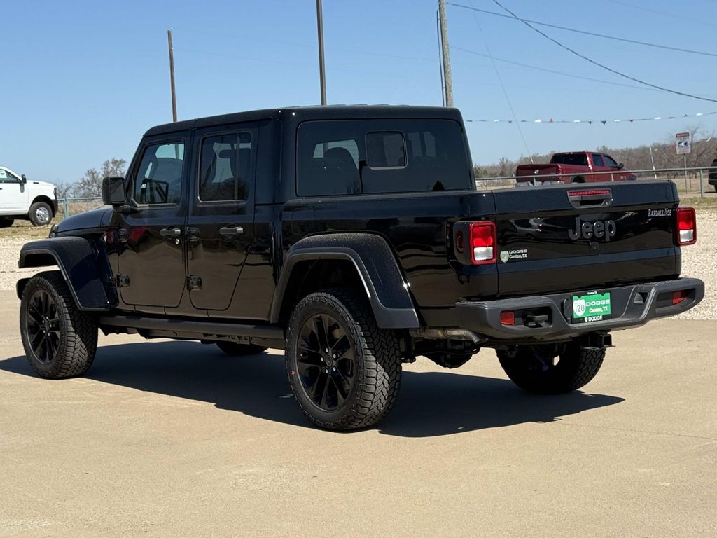 2025 Jeep Gladiator Sport photo 4