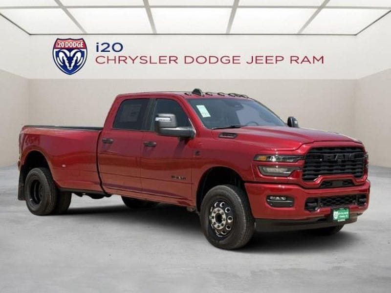 New 2026 Ram 3500 LONE STAR CREW CAB 4X4 8' BOX