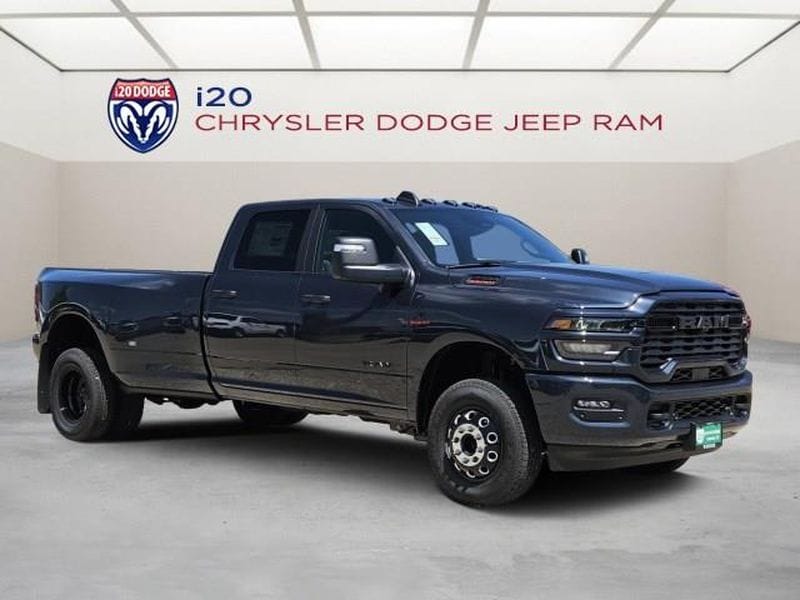 New 2026 Ram 3500 LONE STAR CREW CAB 4X4 8' BOX