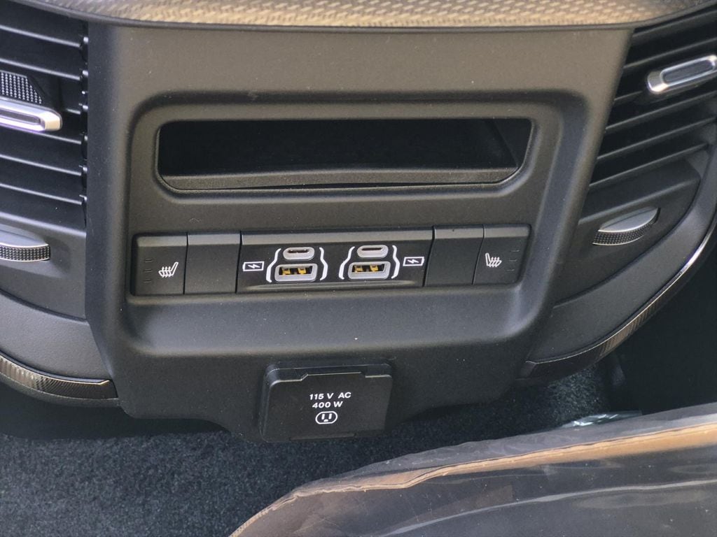 2026 RAM 1500 Rebel - Photo 10
