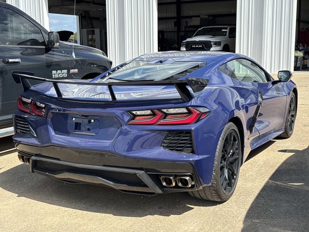 2025 Chevrolet Corvette Stingray 1LT photo 3
