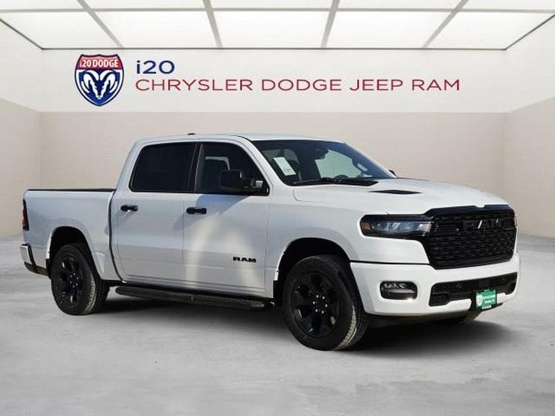 New 2026 Ram 1500 EXPRESS CREW CAB 4X4 5'7 BOX