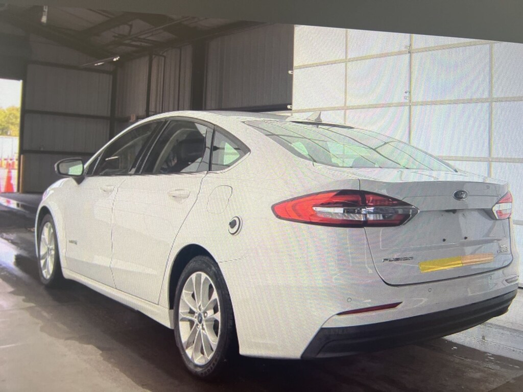Used 2019 Ford Fusion Hybrid SE Sedan