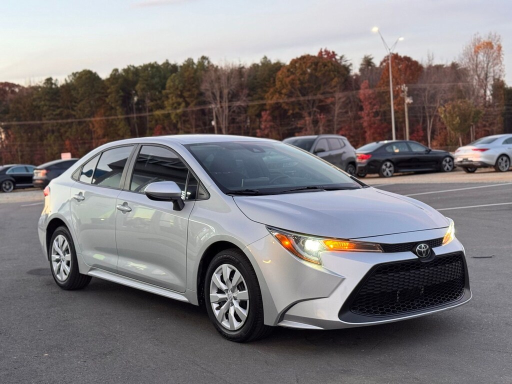 Used 2021 Toyota Corolla LE Sedan