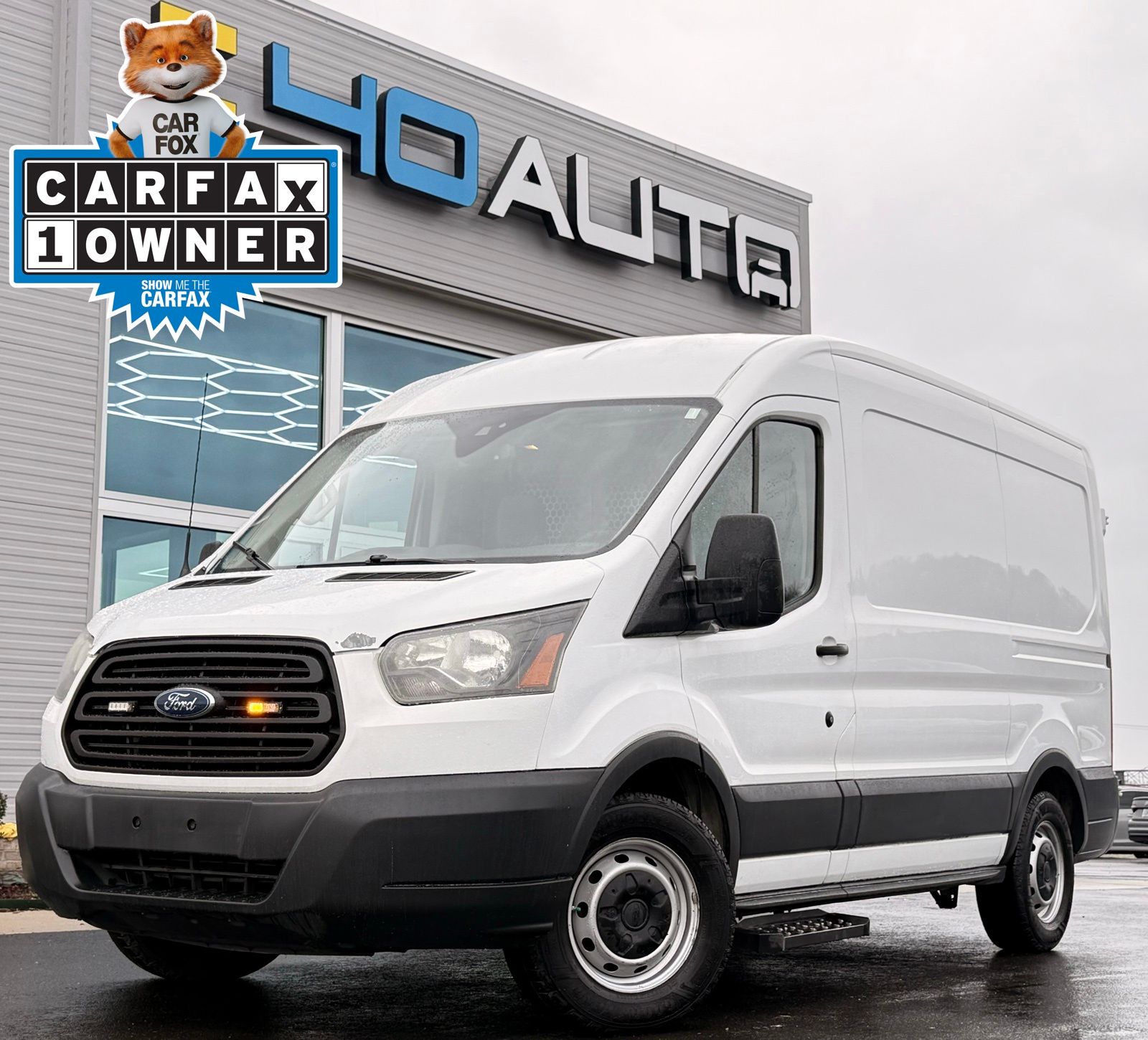 2017 Ford Transit Base's photo
