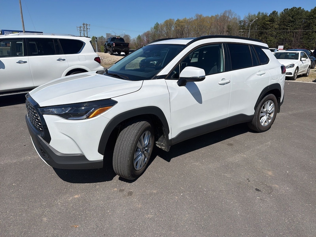 Used 2024 Toyota Corolla Cross LE SUV