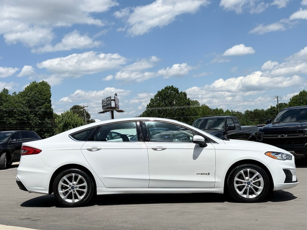Used 2019 Ford Fusion Hybrid SE Sedan