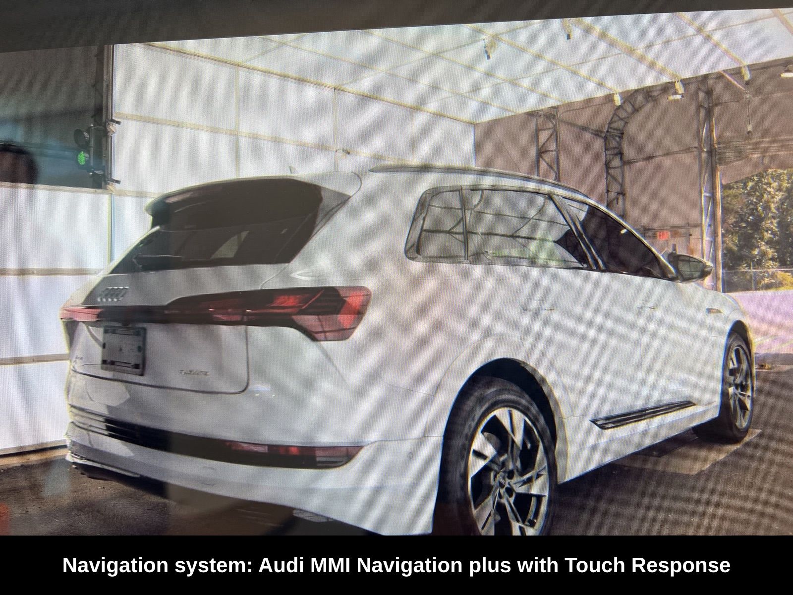 2021 Audi e-tron Premium photo 2