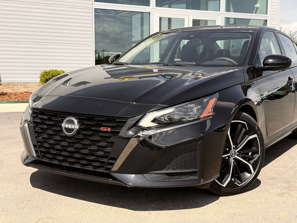Used 2024 Nissan Altima 2.5 SR Sedan