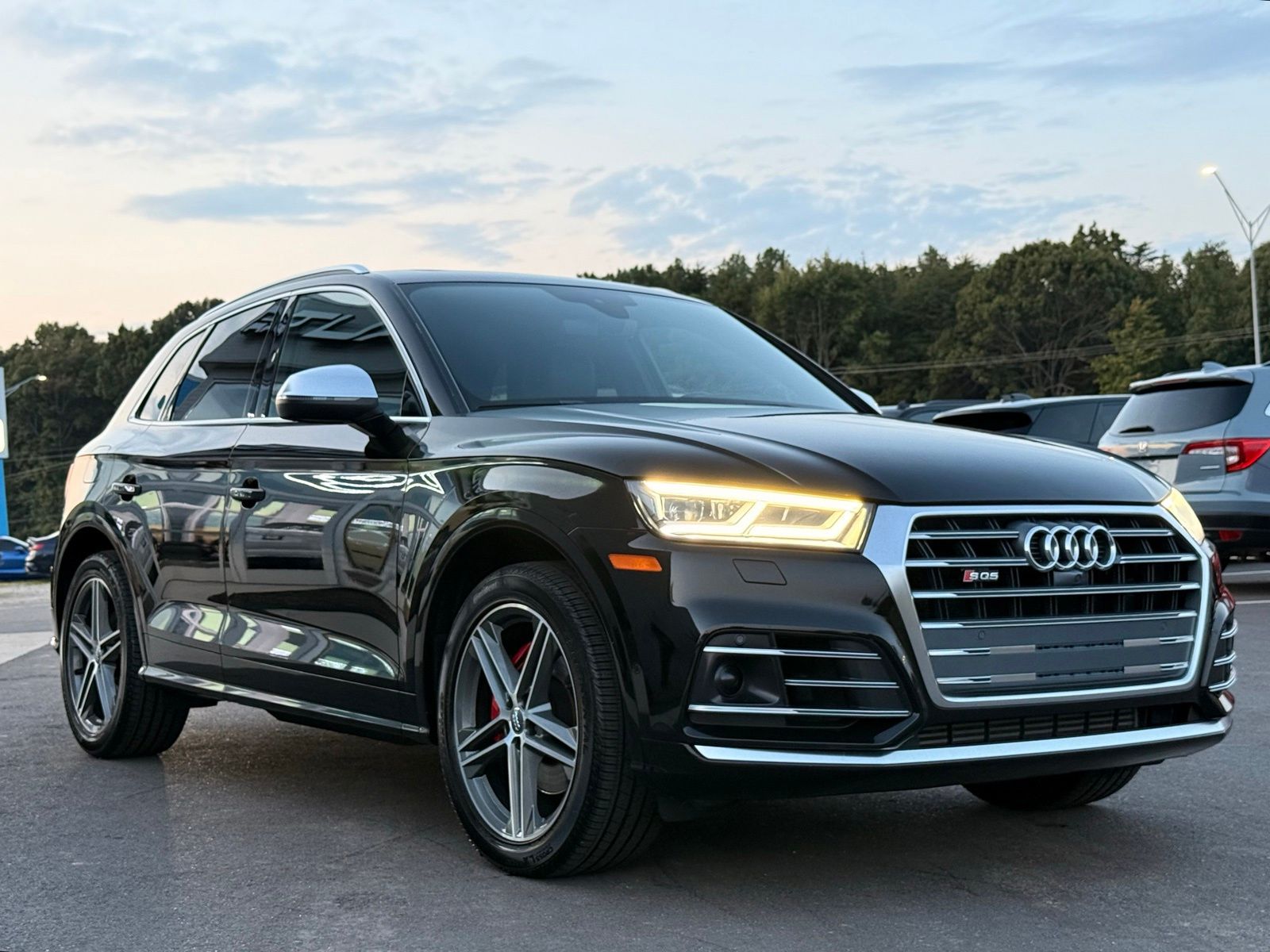 2019 Audi SQ5 Prestige photo 2