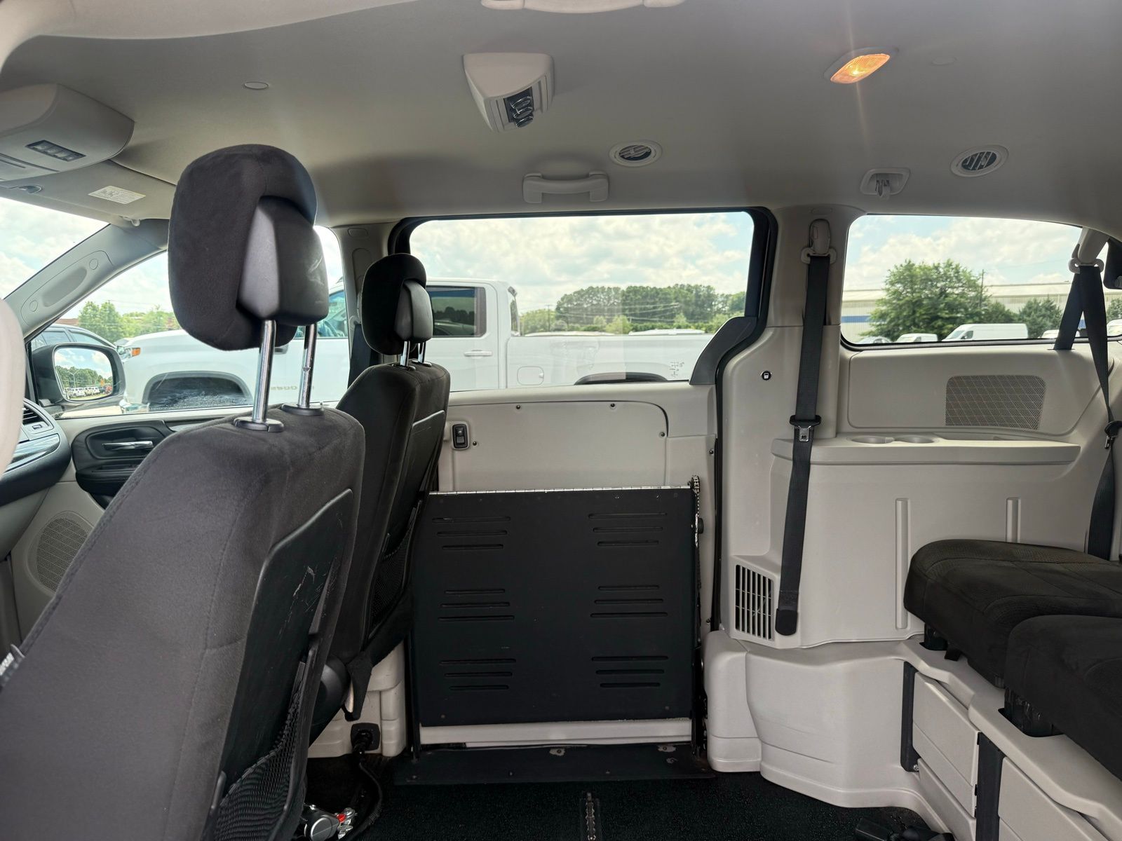 2013 Dodge Grand Caravan SXT - Photo 26