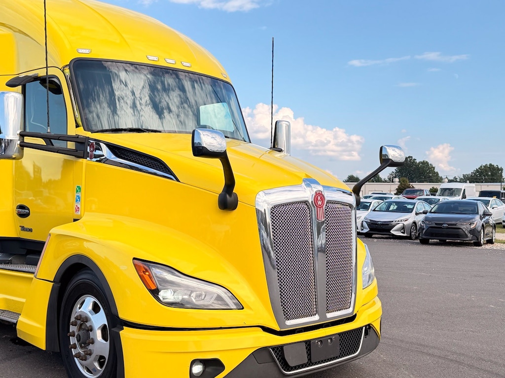 Used 2024 Kenworth T680