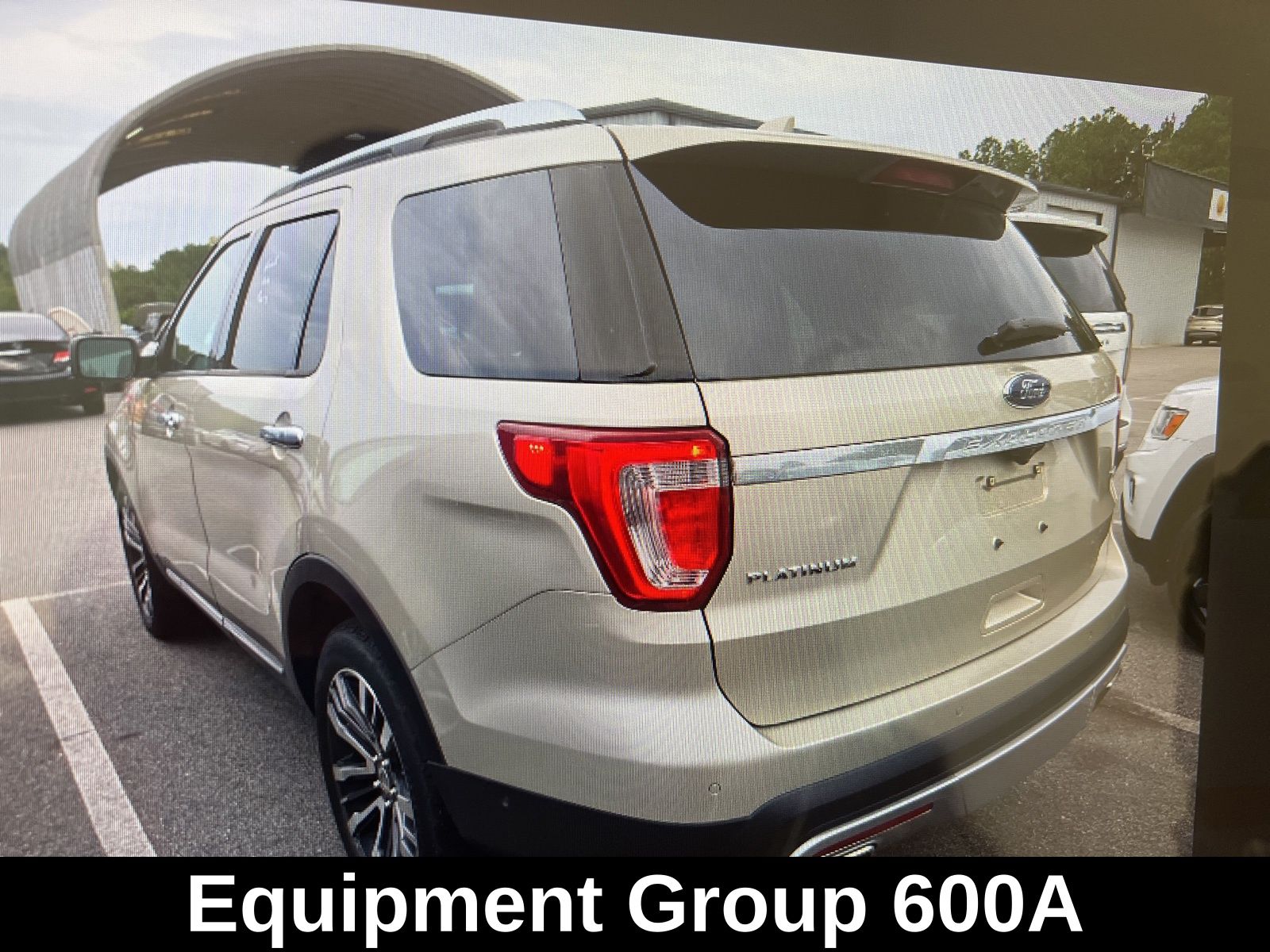 2017 Ford Explorer Platinum photo 2
