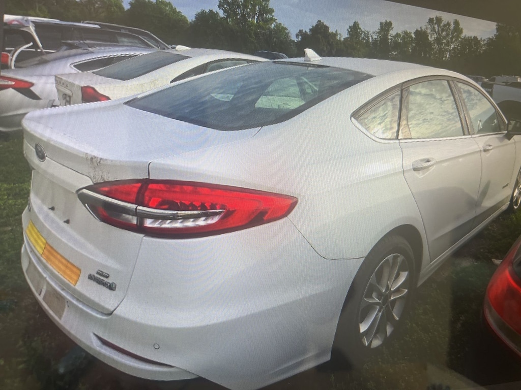 Used 2019 Ford Fusion Hybrid SE Sedan