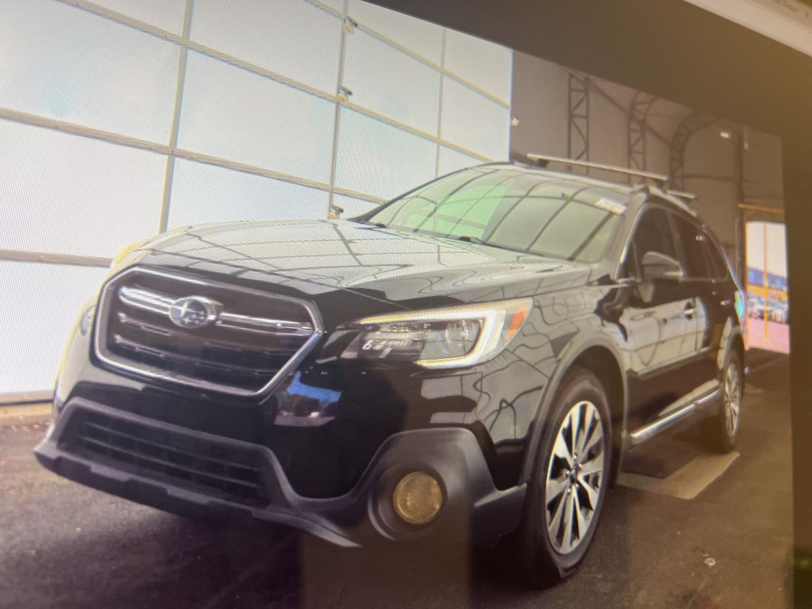 2018 Subaru Outback Touring's photo