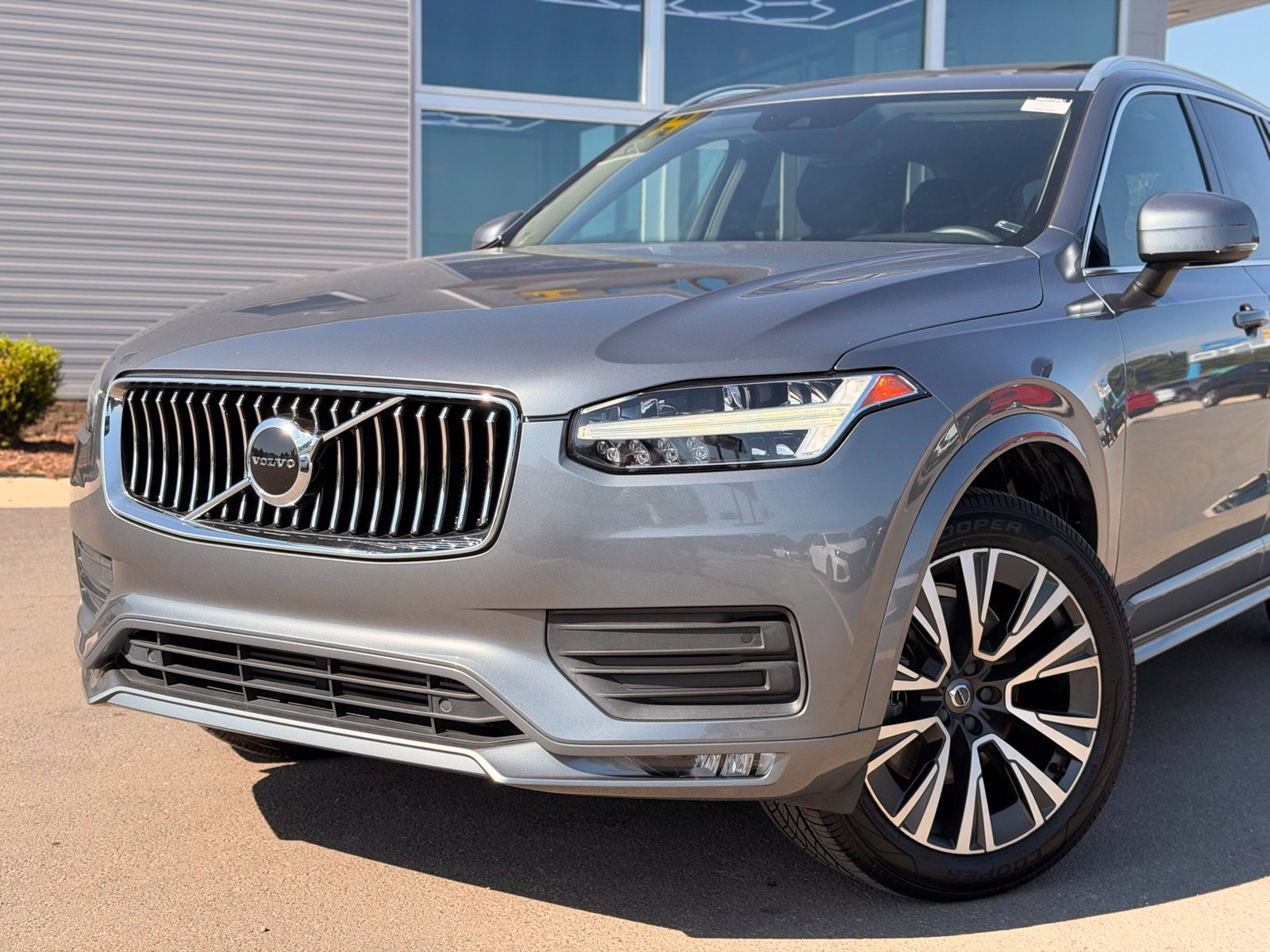 Used 2020 Volvo XC90 T6 Momentum SUV