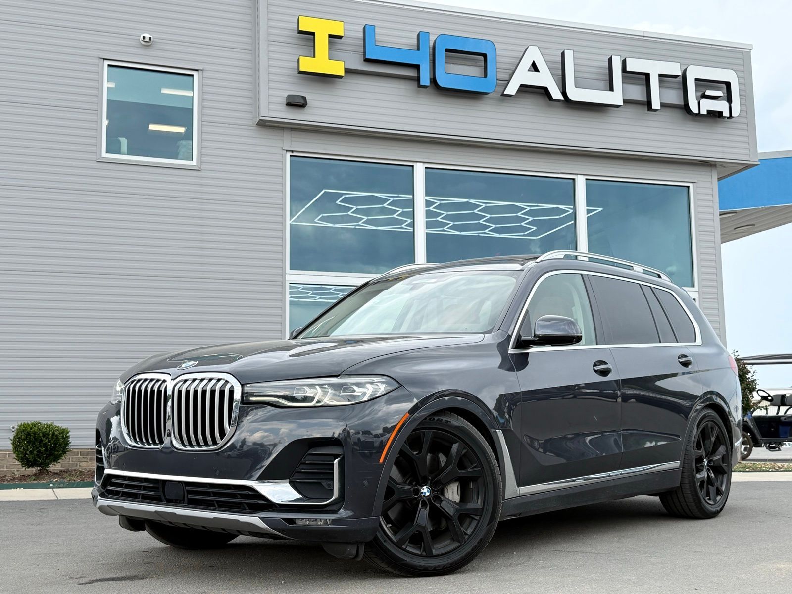 2019 BMW X7 xDrive50i's photo