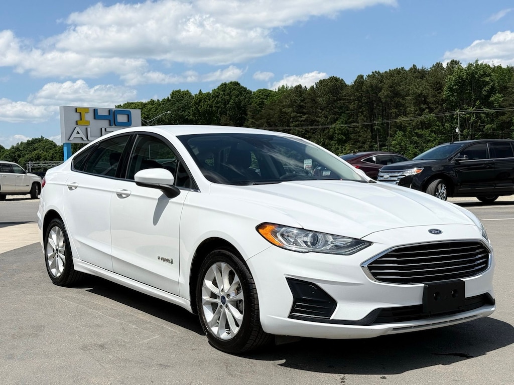 Used 2019 Ford Fusion Hybrid SE Sedan