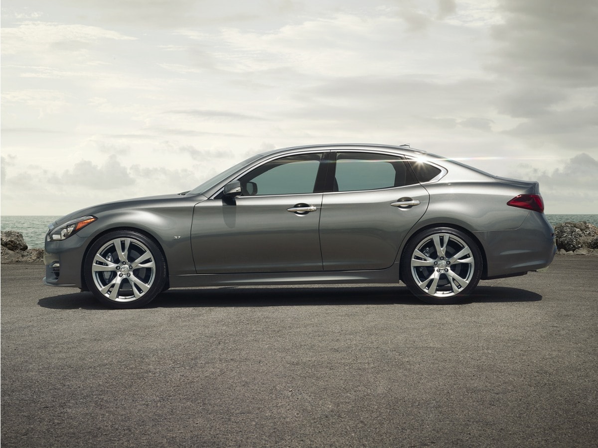 2016 INFINITI Q70 3.7 AWD's photo