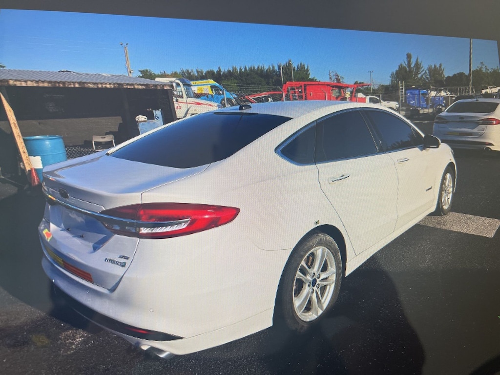 Used 2018 Ford Fusion Hybrid SE Sedan