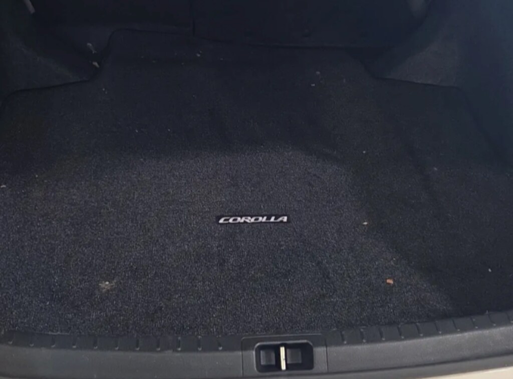 Used 2016 Toyota Corolla LE Sedan