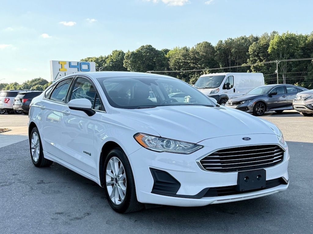 Used 2019 Ford Fusion Hybrid SE Sedan