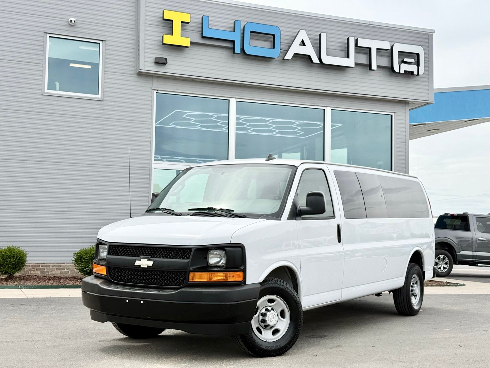 2017 Chevrolet Express Passenger LS