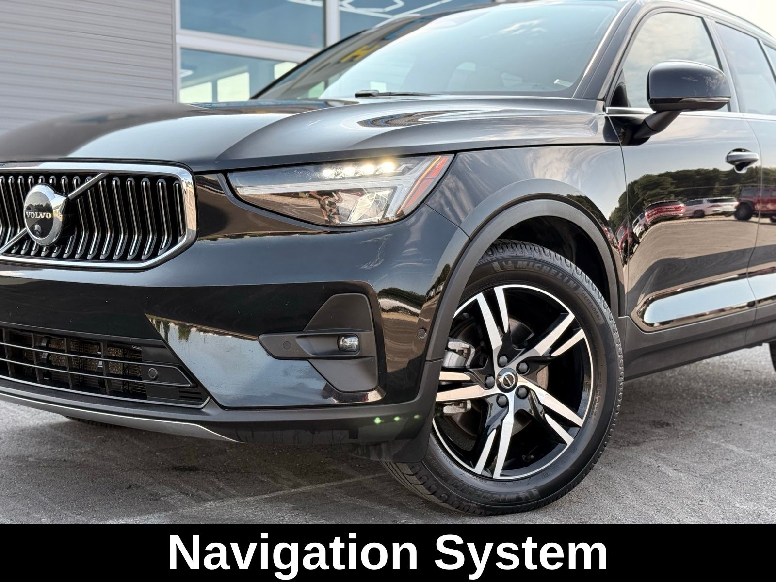 2023 Volvo XC40 Plus photo 2